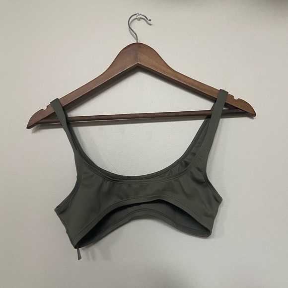 🔸 Kendall & Kylie 🔸 tiny bikini top - Picture 3 of 6